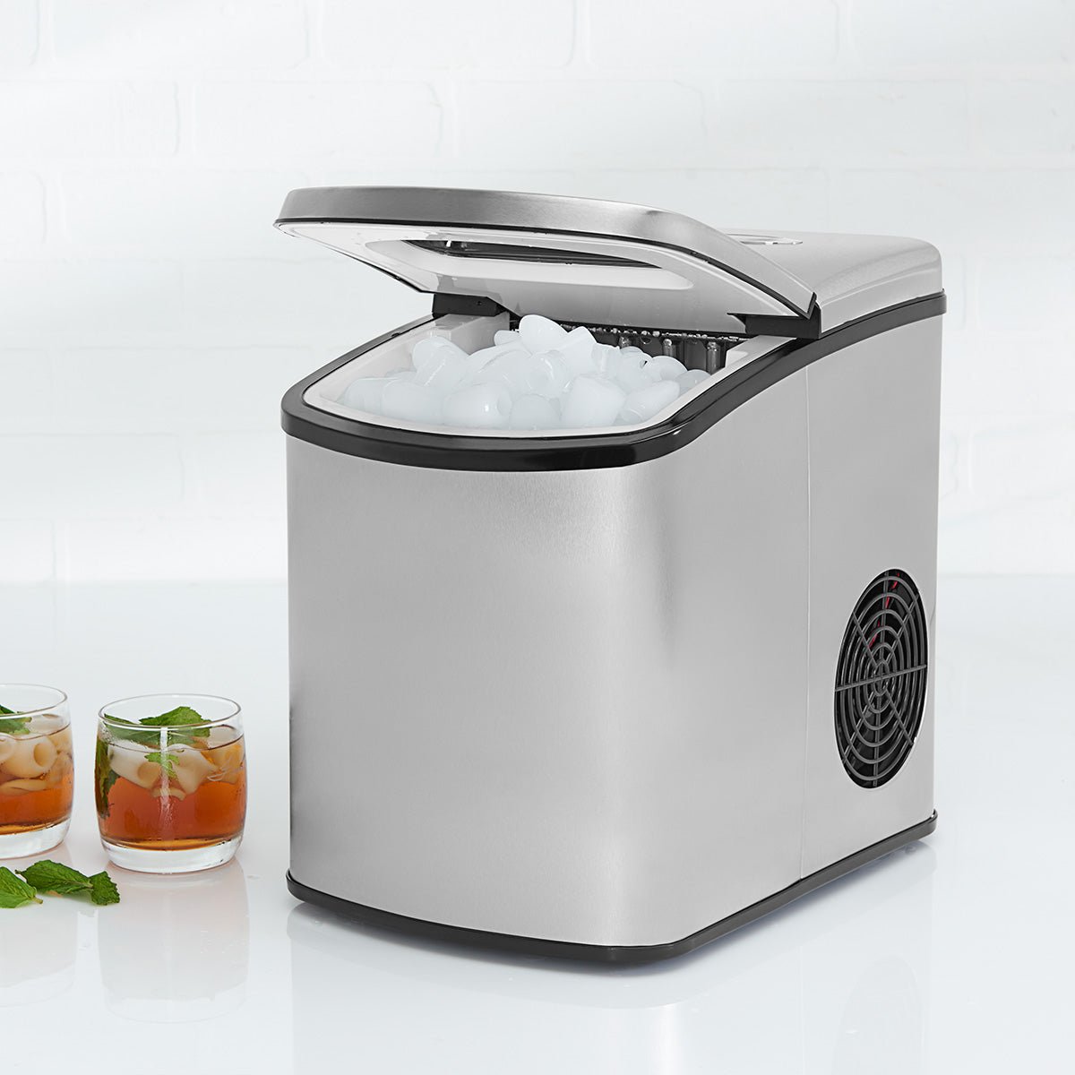 206078-z1.jpg Portable Ice Maker by Sharper Image - Image 1